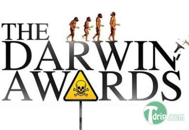 The-Darwin-Awards-_La.jpg