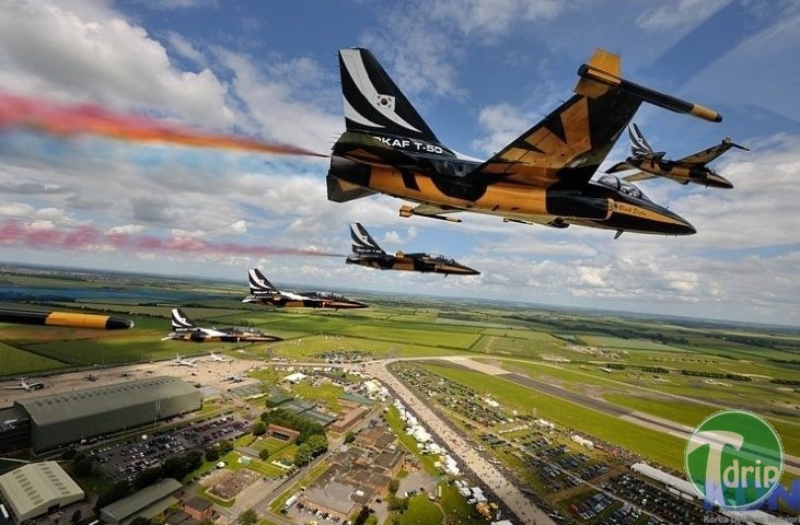 2 (6).jpg : 대한민국 공군 블랙 이글스 영국 상공을 날다.jpg