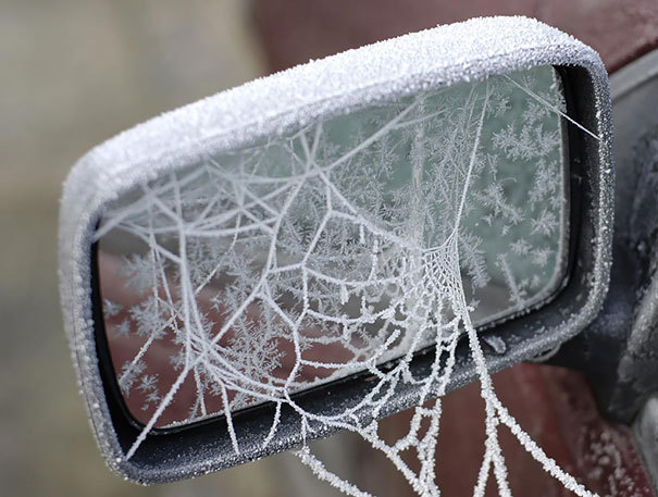 frozen-frosted-cars-151__605.jpg