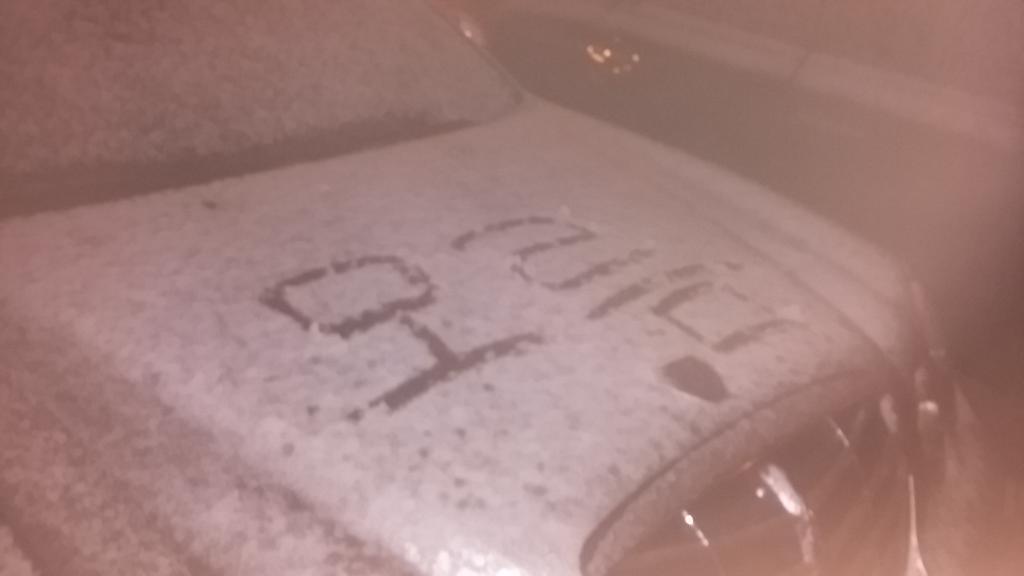 IMG_20150118_220257.jpg : 눈오는데 누가 차에 글써놓음