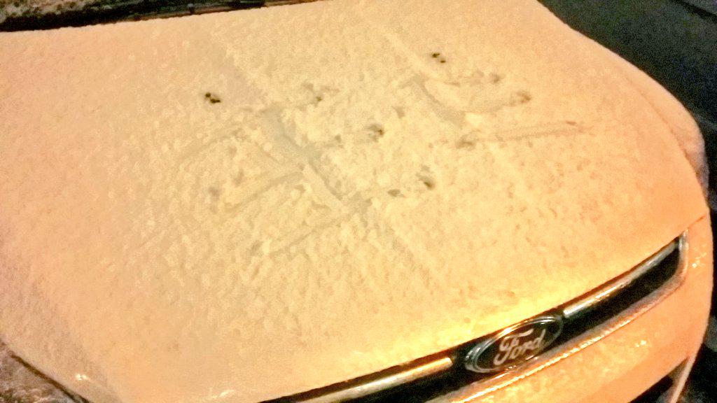 IMG_20150118_220255.jpg : 눈오는데 누가 차에 글써놓음
