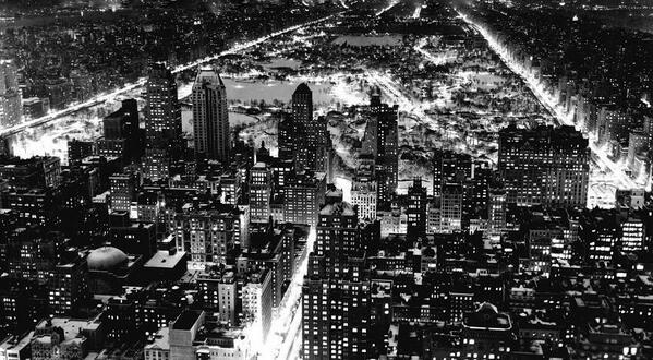 1937.눈 내린 뉴욕의 야경.jpg