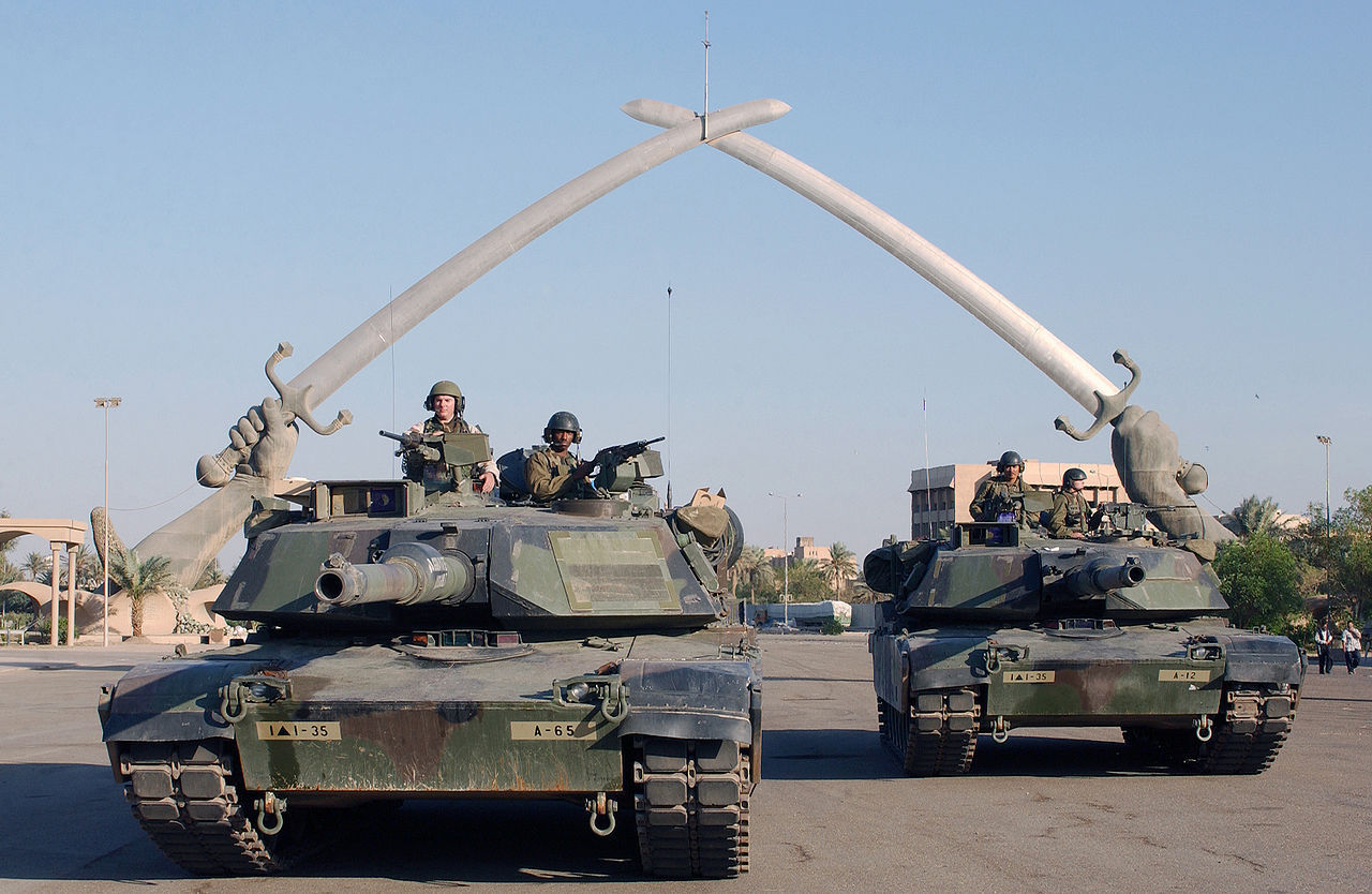 2003.이라크전쟁 미군 전차의 바그다드 입성.JPEG