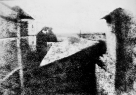 1825.최초의 사진.png