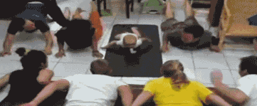 최연소 요가 선생.gif