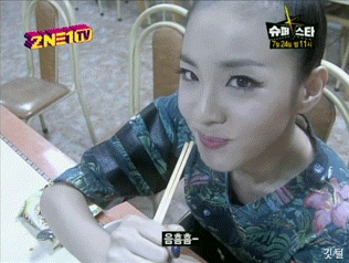 nyam3.gif : 아이돌이 살 안찌는 마법의 식사법.gif