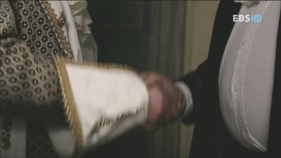 개드립 - 금 세공업자에 의해 시작된 영국 은행업 : 73a5b46291aa4c40074a65017e3908cc.jpg 11.jpg