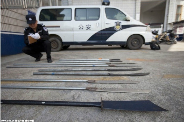 2108945691_b3fb77c1.jpeg : 중국 조폭무기