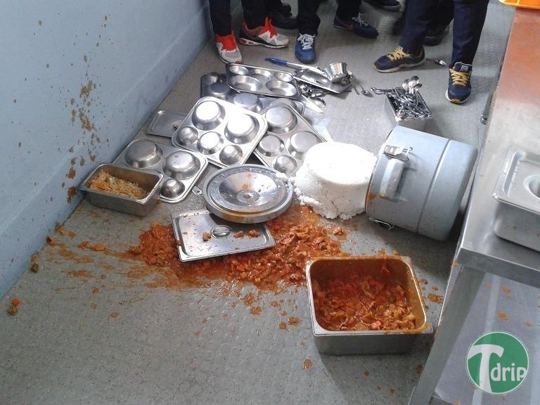 1 (3).jpg : 교실 전체 멘붕.JPG