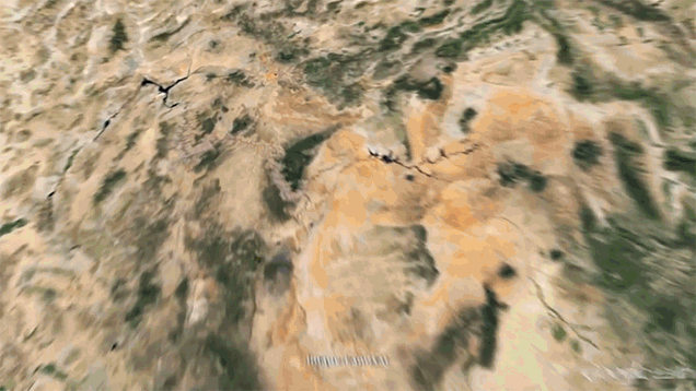mug_obj_143610276967654951.gif : 현재 인간을 모두 모아 쌓아본다면?