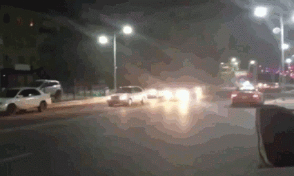 aKgGnXQ_460sa_v1.gif