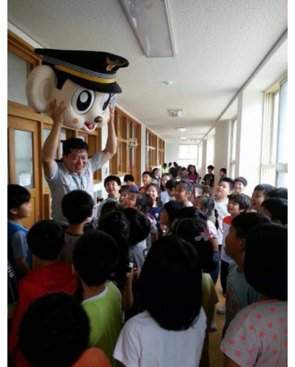Screenshot_2015-07-26-11-39-33-1.png : 초등학생 동심파괴한 부산경찰..