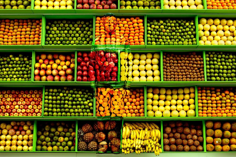 liu-bolin-Hiding-in-Venezuela-No-3-Tropical-Fruits-2013-conde-nast-traveller-22oct14-klein-sun-gallery-liu-bolin.jpg
