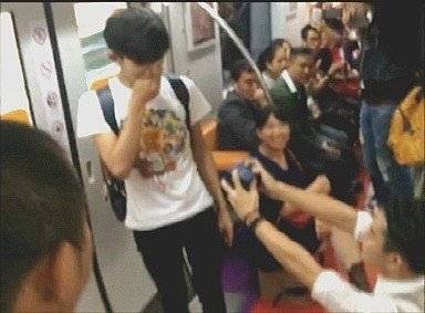 지하철에서 프로포즈 성공.jpg 08c4f4b11606502c0f67d584c821f3a9.jpg : 대륙의 프로포즈.jpg