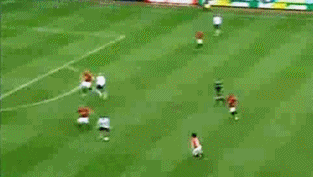 18783E374F02B4E53176BE.gif : 찌느님 소름태클 모음.gif