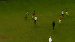 130839374F02742B14FAE0.gif : 찌느님 소름태클 모음.gif