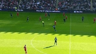150270374F030B100C637A.gif : 찌느님 소름태클 모음.gif