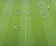155016374F02548F07802B.gif : 찌느님 소름태클 모음.gif