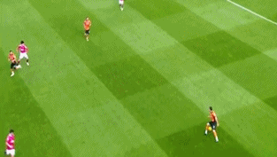 196A70374F02CD002E595B.gif : 찌느님 소름태클 모음.gif