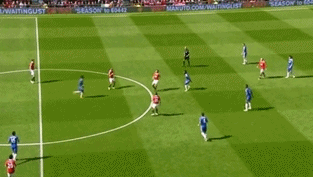 1775DF374F0273771E5ECE.gif : 찌느님 소름태클 모음.gif