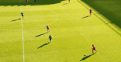 146C93374F030B1523BD63.gif : 찌느님 소름태클 모음.gif