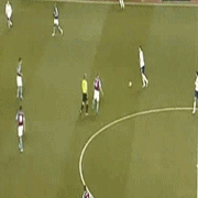 19040C374F02B4DD251602.gif : 찌느님 소름태클 모음.gif