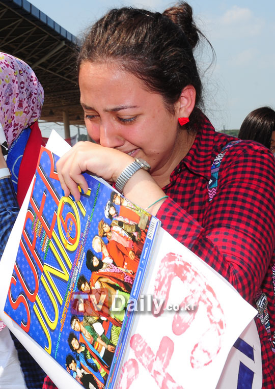 세상에서 가장 쓸때없는 눈물.jpg : 