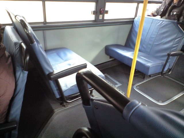 개드립 - 버스좌석.JPG : bd554d93e2da447a087371179b7f3ffa.jpg 1.jpg