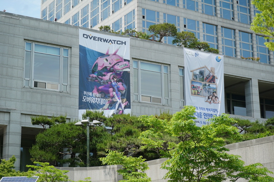 개드립 - 오버워치에 점령당한 부산 : 999b03c65e5bf84af19047ea7f561fe4.jpg overbusan5.jpg