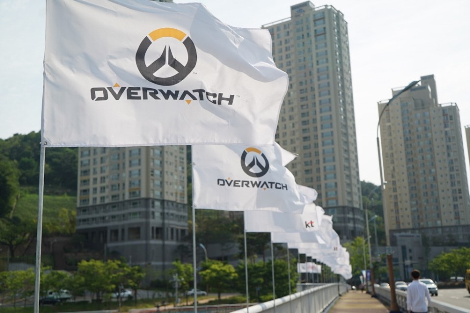 개드립 - 오버워치에 점령당한 부산 : 5cd3efc64e64c60d9e016e722bd4a3b0.jpg overbusan3.jpg