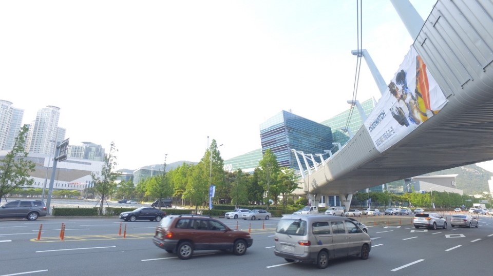 개드립 - 오버워치에 점령당한 부산 : 5ae34208ec5d787d873e93443c10283f.jpg overbusan4.jpg