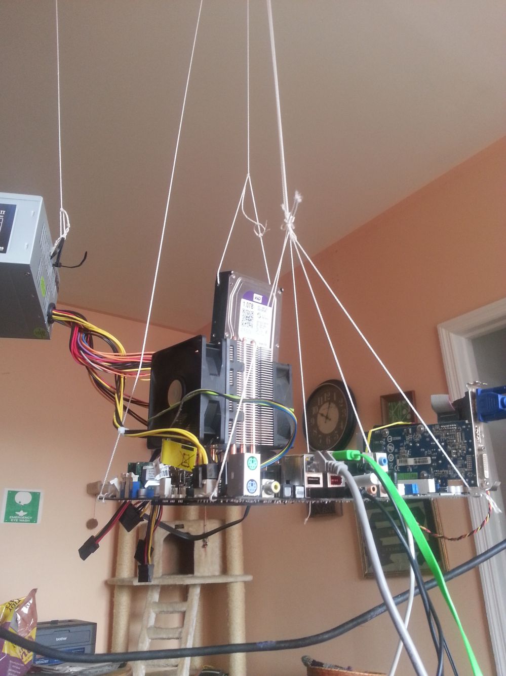 1444313331732.jpg : 컴퓨터 케이스를 깜빡했네???