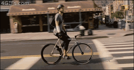 방금 뭐지.gif