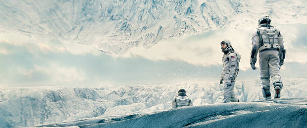 article_behind_still08.jpg