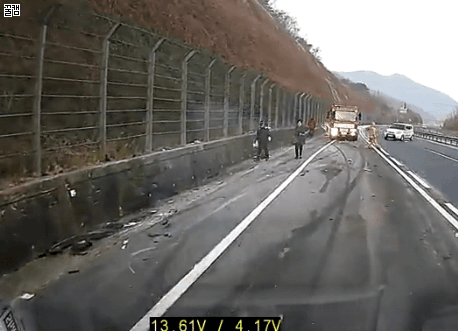 BhY55917e169cdf3.gif