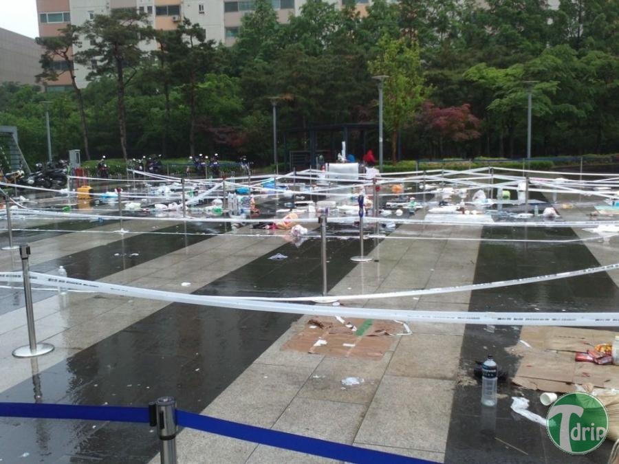 d0136392_4fb3965002ede.jpg : 디아블로 팬들이 남기고 간 자리.jpg