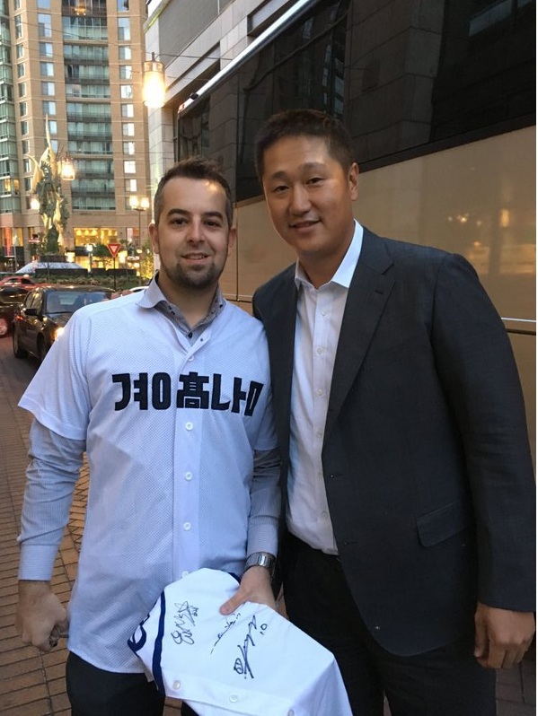 개드립 - 이대호 외국인 팬.jpg : b10409ba748b2237002cb5dce0bd3d55.jpg 181568.jpg : 이대호 외국인 팬.jpg