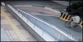 Eww51fb90092b15c.gif