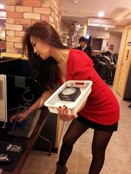 pc4.jpg : 반도의 흔한 피시방의 알바생.jpg
