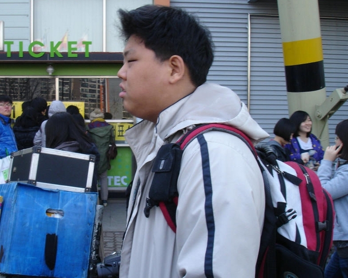 ani1.jpg : 흔한 애갤러의 도촬.jpg