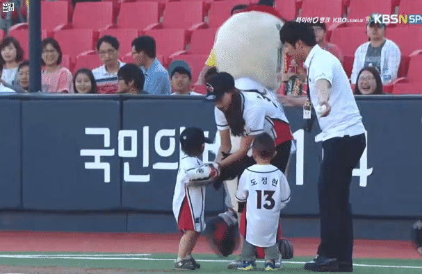 1435921217HczrOIyxtRfsZidSxF2bJ_14359561