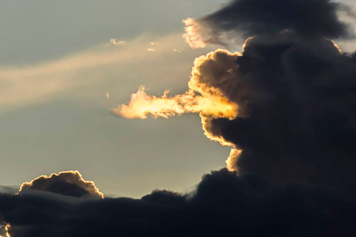 amazing-cloud-formations-21__700_1429972