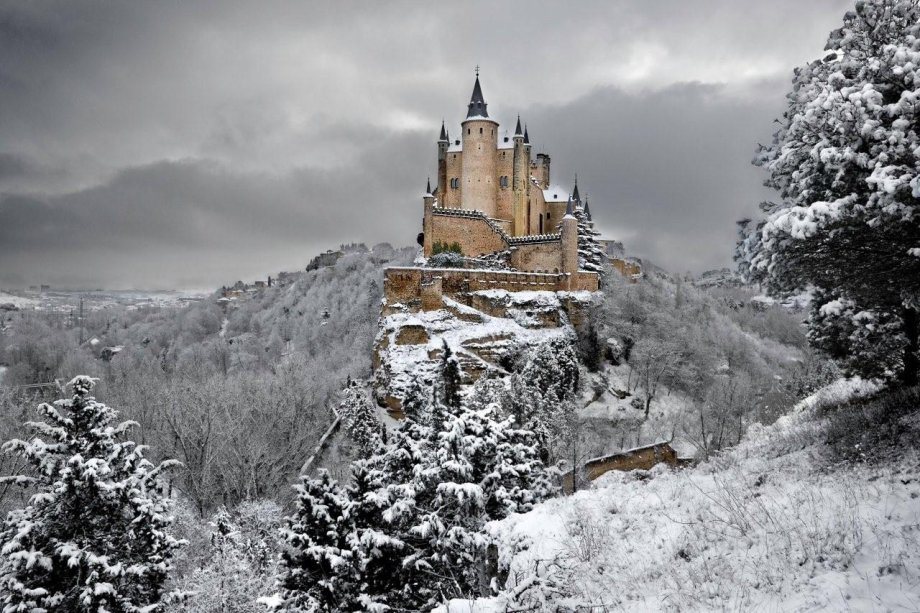The Alcázar of Segovia - 스페인 세고비아.jpg